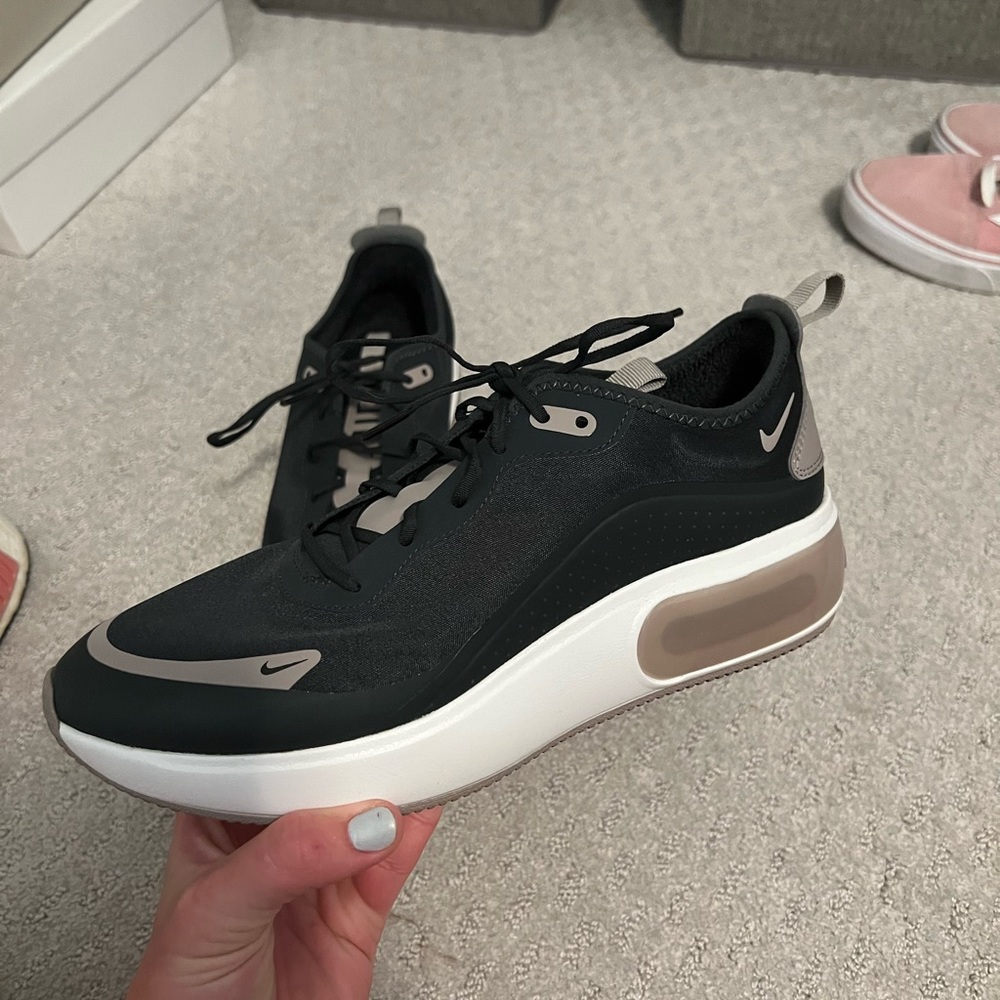 COPY - Women’s Nike Air
